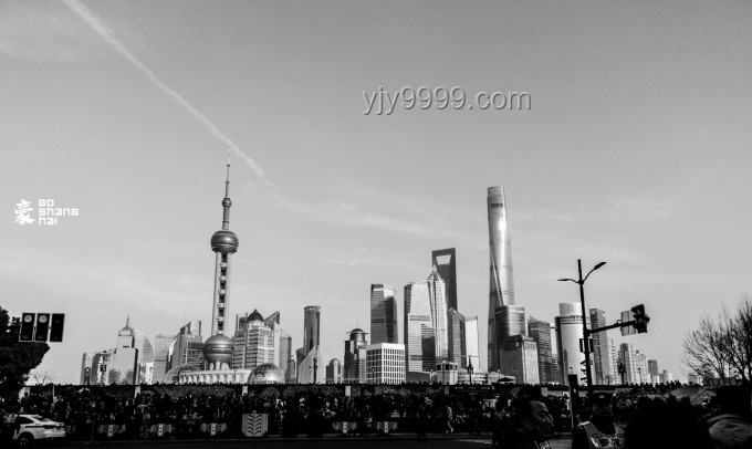 杨泗港桥下的创意“穿越”：解锁城市新视角🌉✨